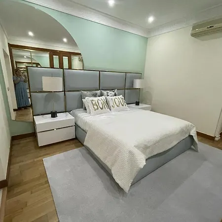 Moradia Luxo בית נופש מונקאראפאצ'ו