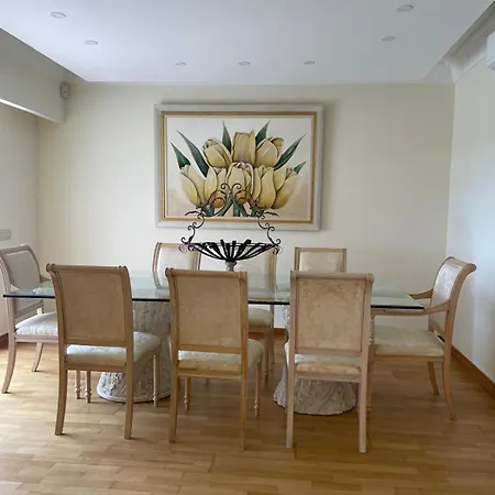 בית נופש Moradia Luxo מונקאראפאצ'ו