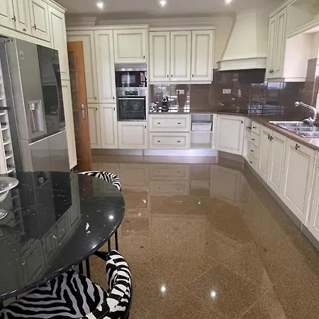 度假居 Moradia Luxo 蒙卡拉帕乔