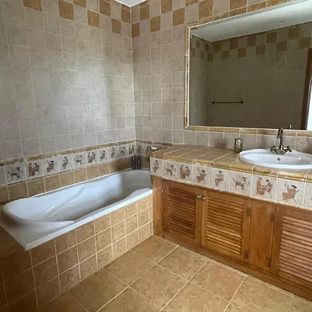 度假居 Moradia Luxo *