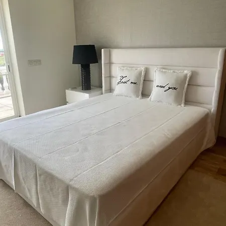 Moradia Luxo 蒙卡拉帕乔